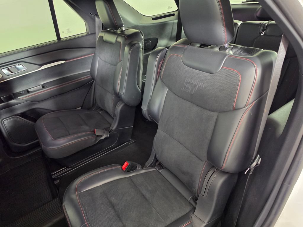 Certified 2025 Ford Explorer ST AWD/4WD image 18