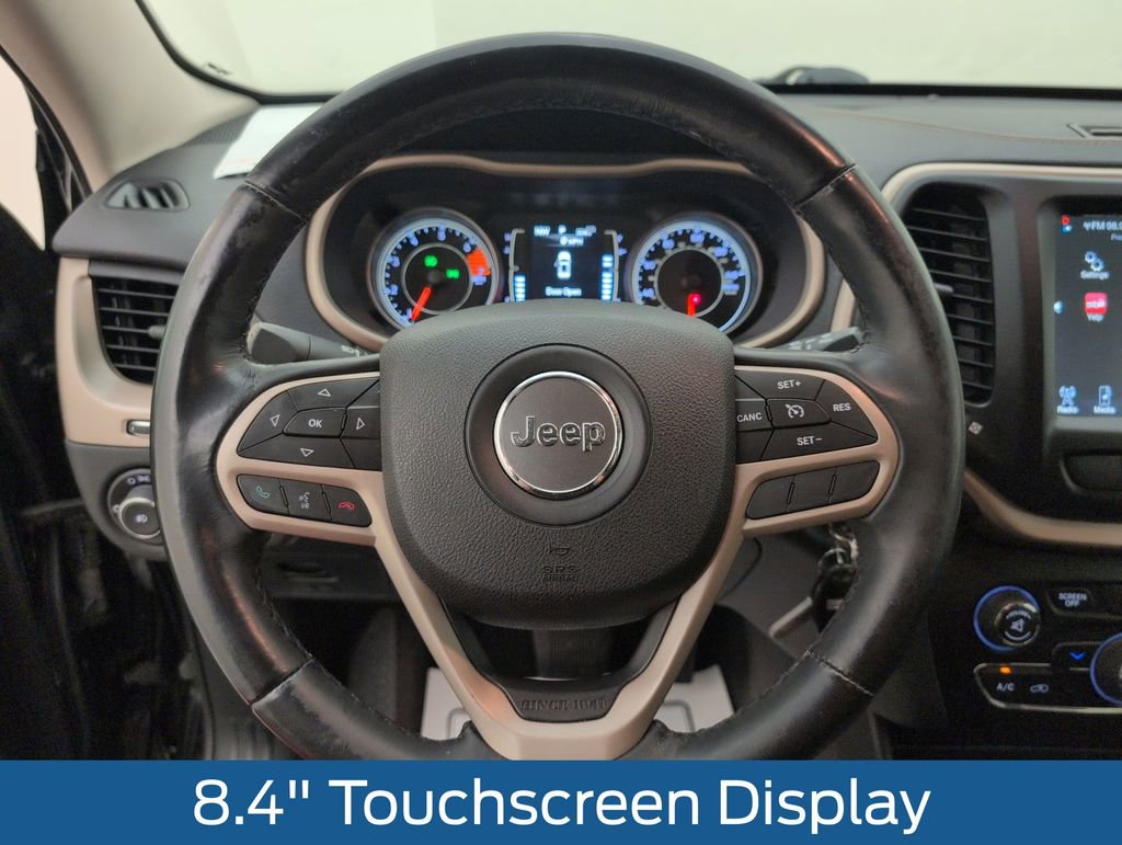 Used 2017 Jeep Cherokee Latitude w/ Safety/Convenience Group FWD image 39