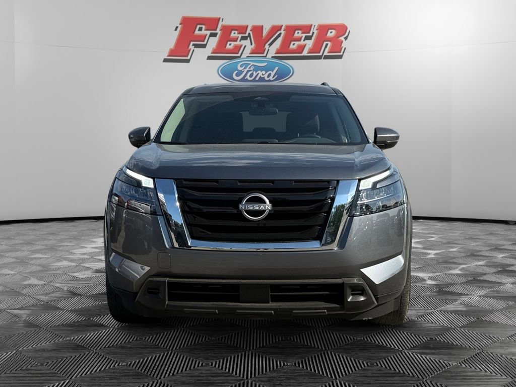 Used 2025 Nissan Pathfinder SV AWD/4WD image 8