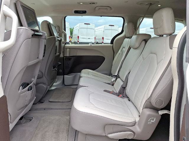 Used 2018 Chrysler Pacifica Touring-L Plus FWD image 11