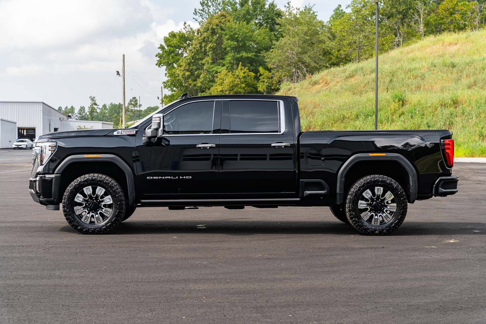 Used 2024 GMC Sierra 2500 Denali w/ Denali Reserve Package AWD/4WD image 4