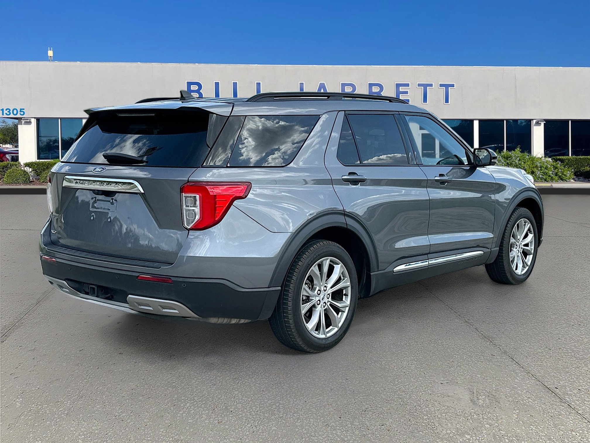 Certified 2023 Ford Explorer XLT w/ Equipment Group 202A RWD image 7