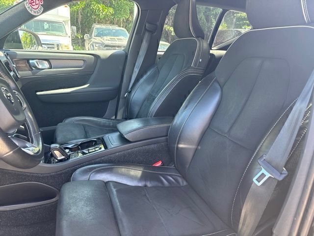 Used 2021 Volvo XC40 T5 R-Design AWD/4WD image 6