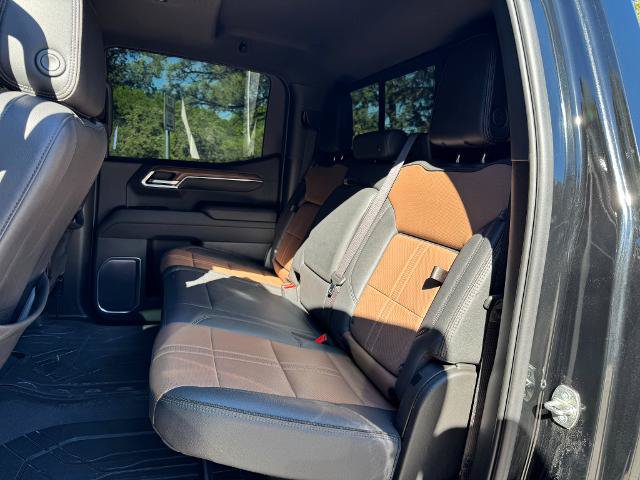 Used 2023 Chevrolet Silverado 1500 High Country w/ Technology Package AWD/4WD image 22