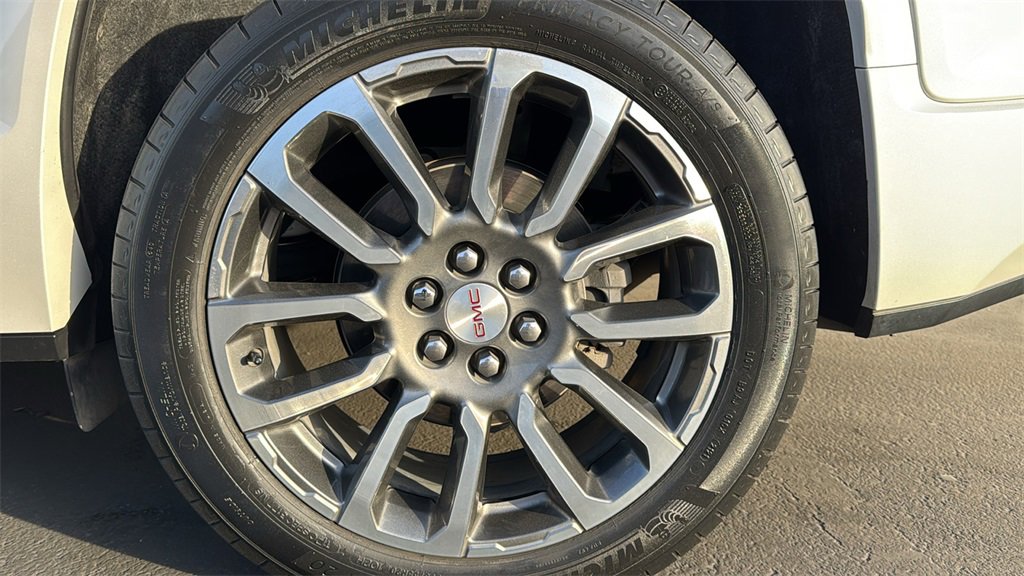 Used 2021 GMC Acadia Denali w/ Denali Technology Package image 9