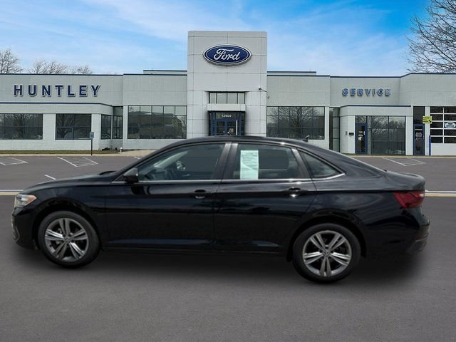 Used 2024 Volkswagen Jetta SE FWD image 6