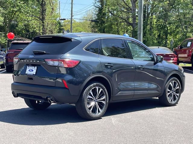 Certified 2022 Ford Escape SE w/ SE Sport Appearance Package image 5