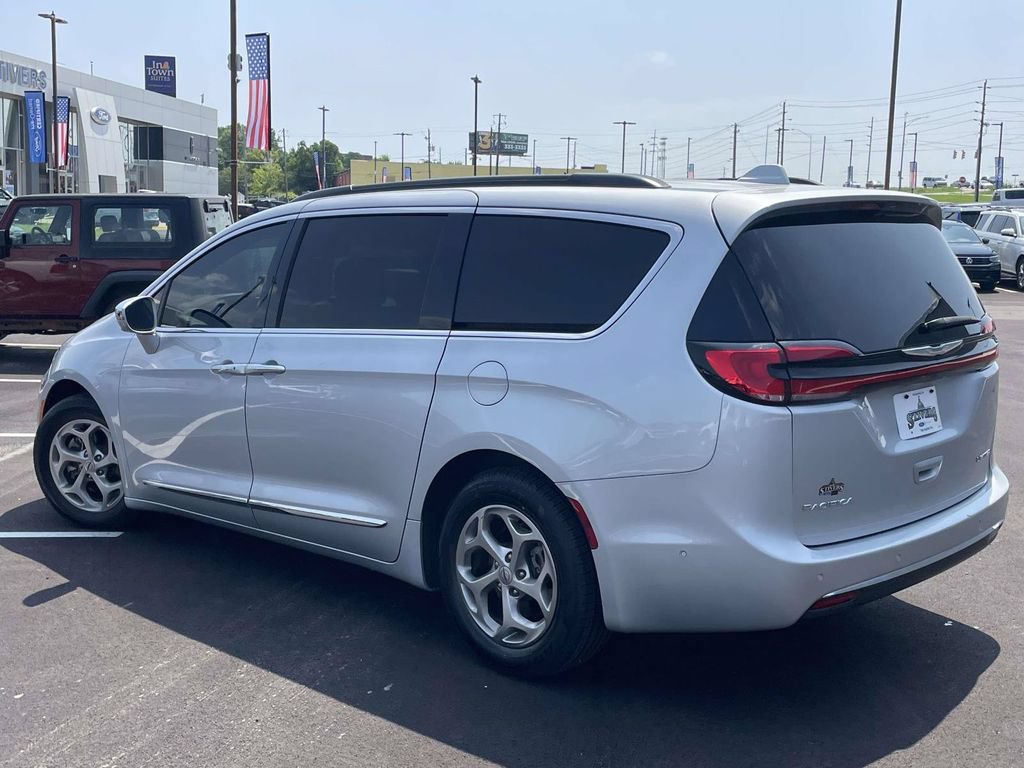 Used 2022 Chrysler Pacifica Limited FWD image 5