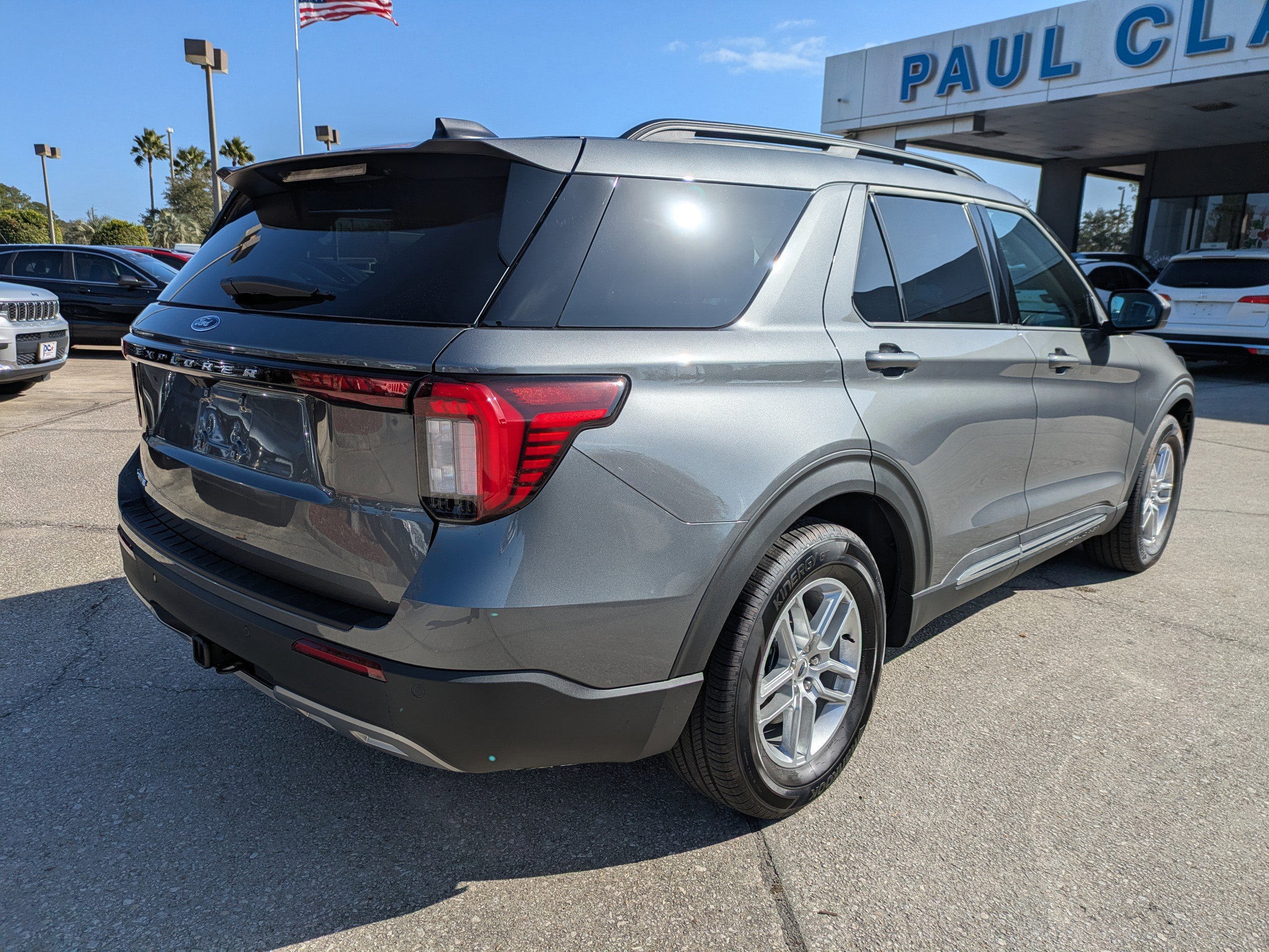 Certified 2025 Ford Explorer Active w/ Active Comfort Package image 5