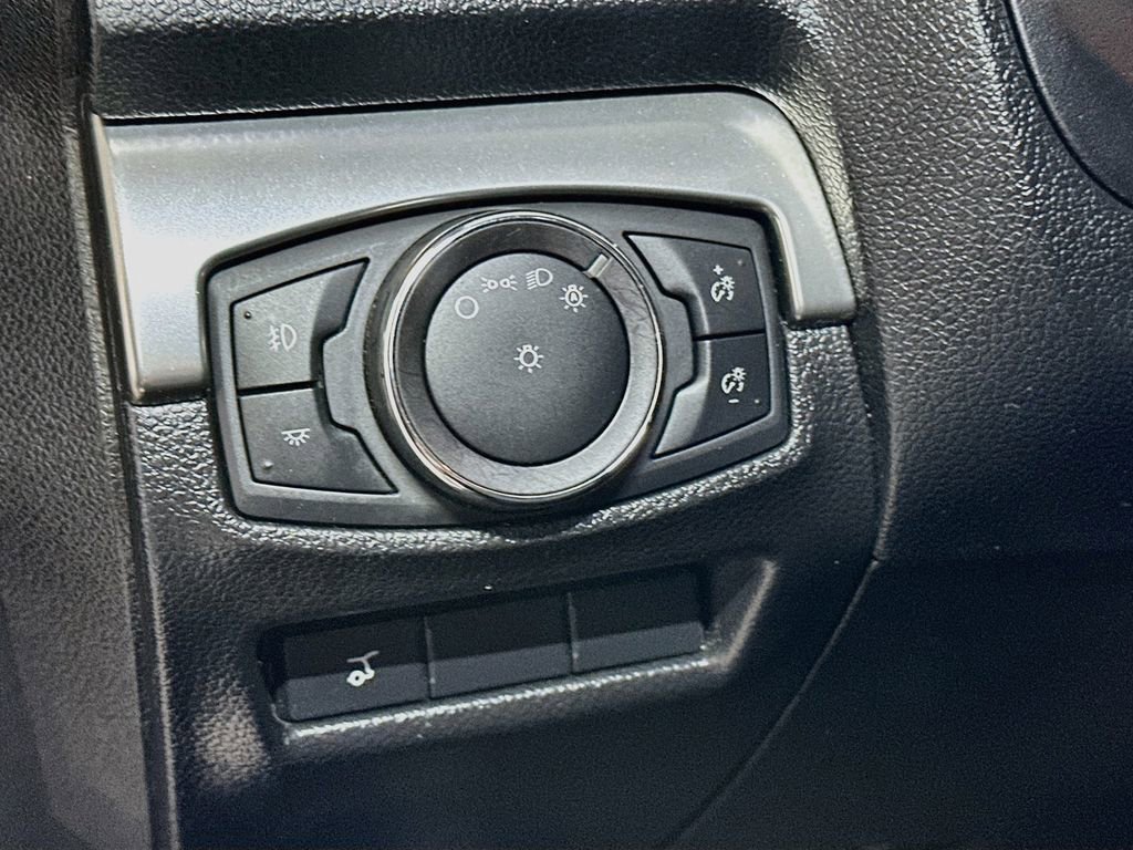 Certified 2018 Ford Explorer XLT w/ Equipment Group 201A AWD/4WD image 10