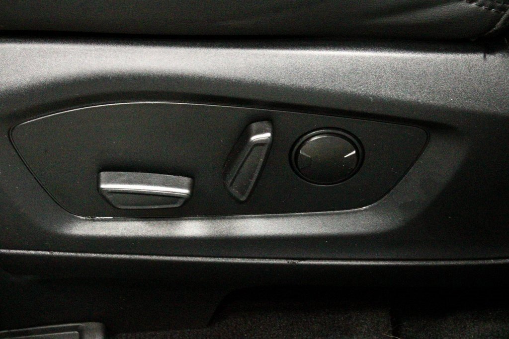 Certified 2022 Ford Explorer Platinum w/ Equipment Group 601A image 30