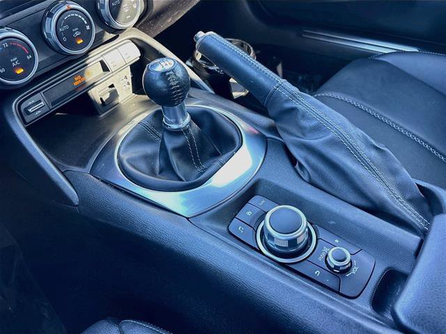 Used 2021 MAZDA MX-5 Miata RF Grand Touring RWD image 18