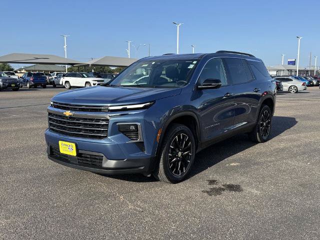 Used 2025 Chevrolet Traverse LT w/ Sun and Wheel Package FWD image 9