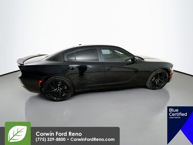Used 2018 Dodge Charger SXT w/ Blacktop Package RWD image 10