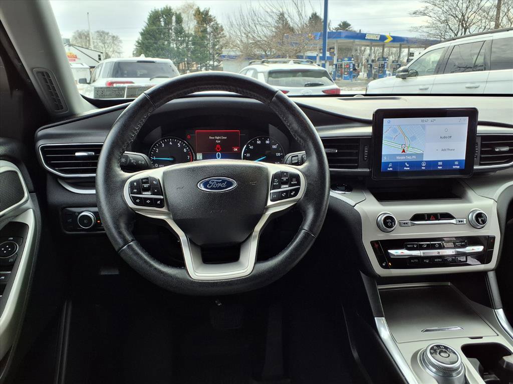 Certified 2022 Ford Explorer XLT w/ Equipment Group 202A image 14