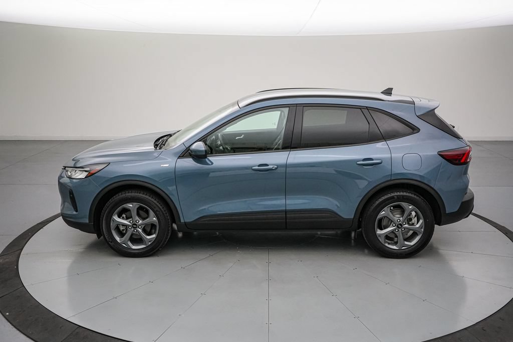 Certified 2025 Ford Escape ST-Line Select AWD/4WD image 7