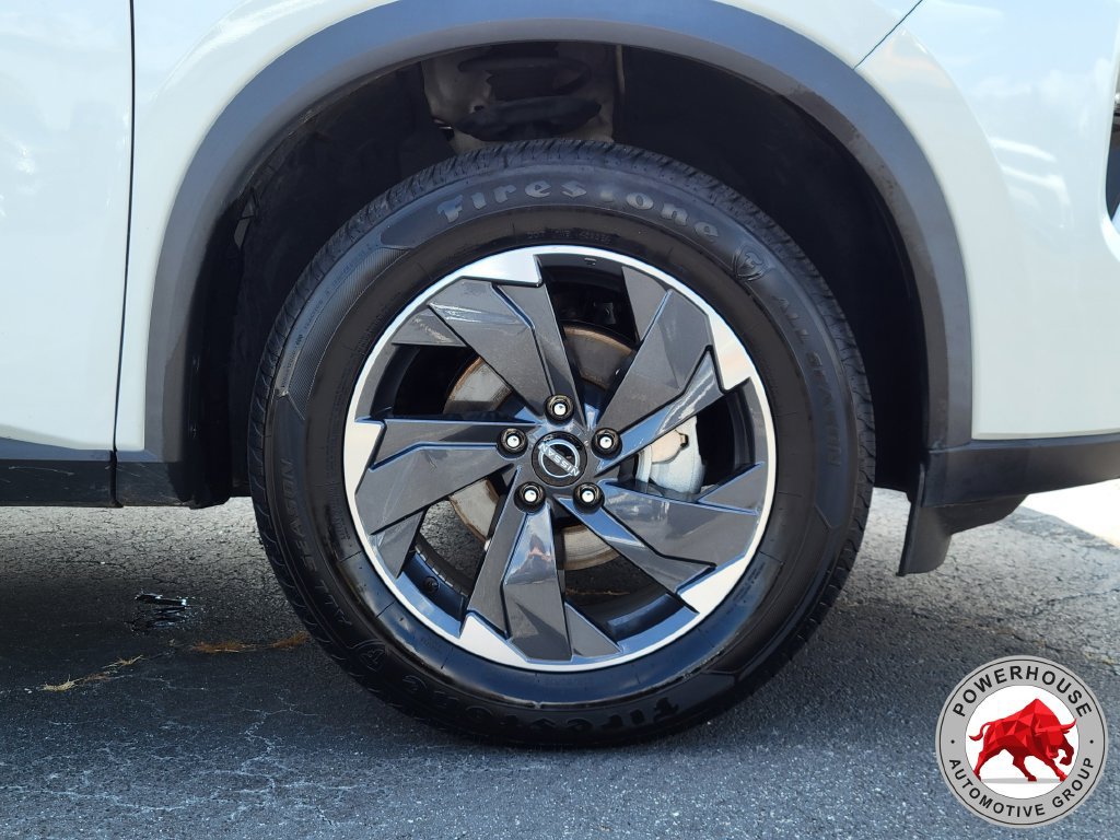 Used 2024 Nissan Rogue SV FWD image 12