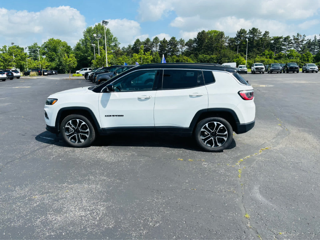 Used 2024 Jeep Compass Limited AWD/4WD image 6