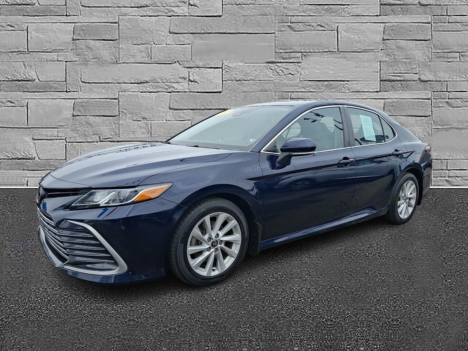 Used 2021 Toyota Camry LE w/ Cold Weather Package image 5