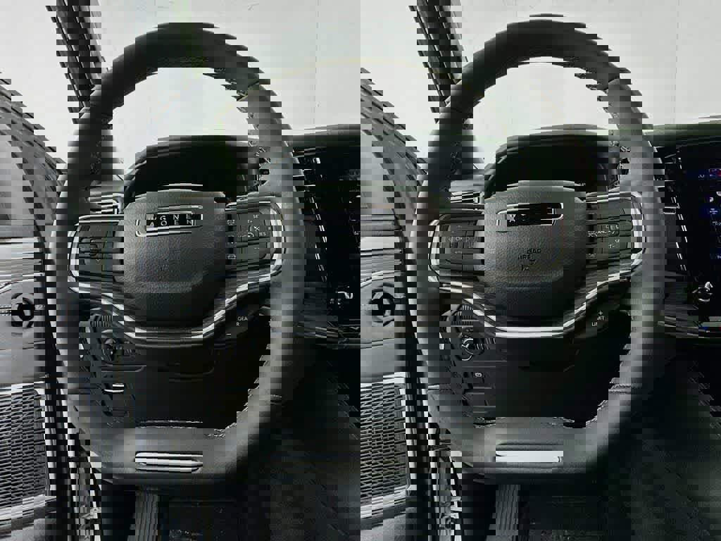 Used 2023 Jeep Wagoneer Series III w/ Preferred Equipment Group image 19