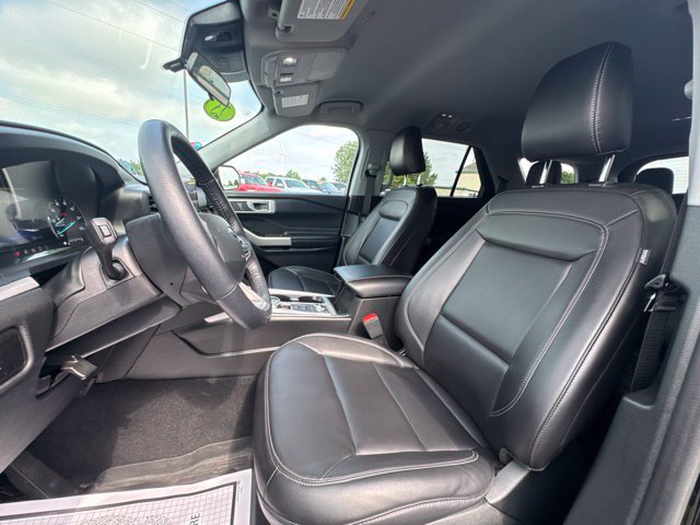 Certified 2023 Ford Explorer XLT w/ Equipment Group 202A AWD/4WD image 25
