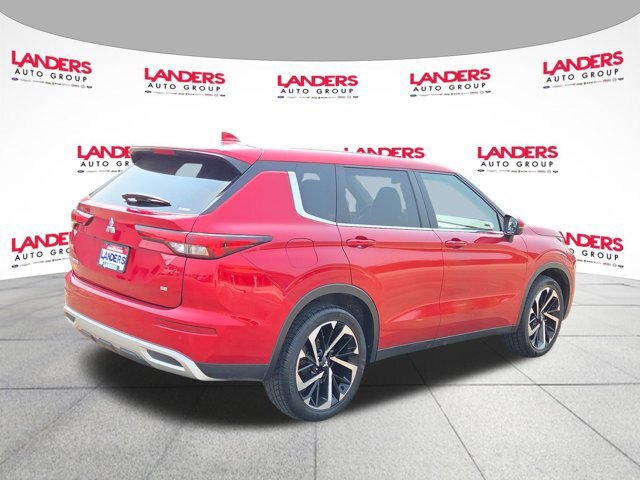 Used 2024 Mitsubishi Outlander SE AWD/4WD image 3