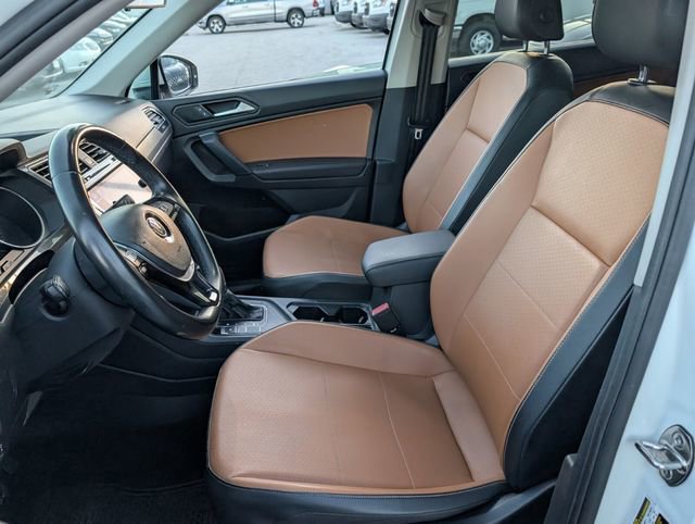 Used 2019 Volkswagen Tiguan SE w/ Panoramic Sunroof Package image 8