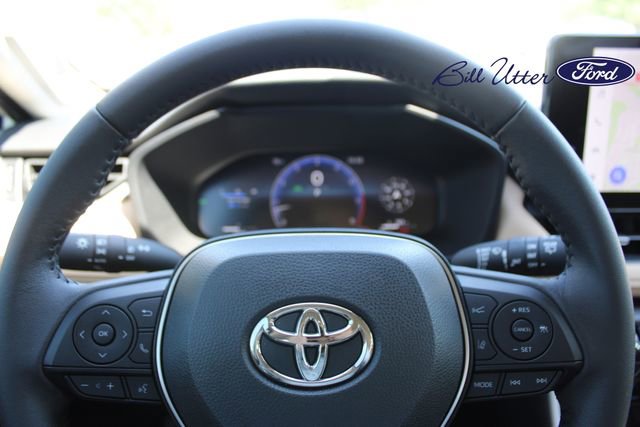 Used 2025 Toyota RAV4 Limited FWD image 26