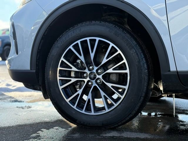 Certified 2025 Ford Escape SE image 44