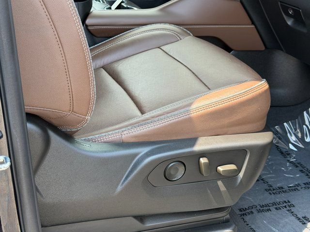 Used 2023 Chevrolet Tahoe High Country AWD/4WD image 31