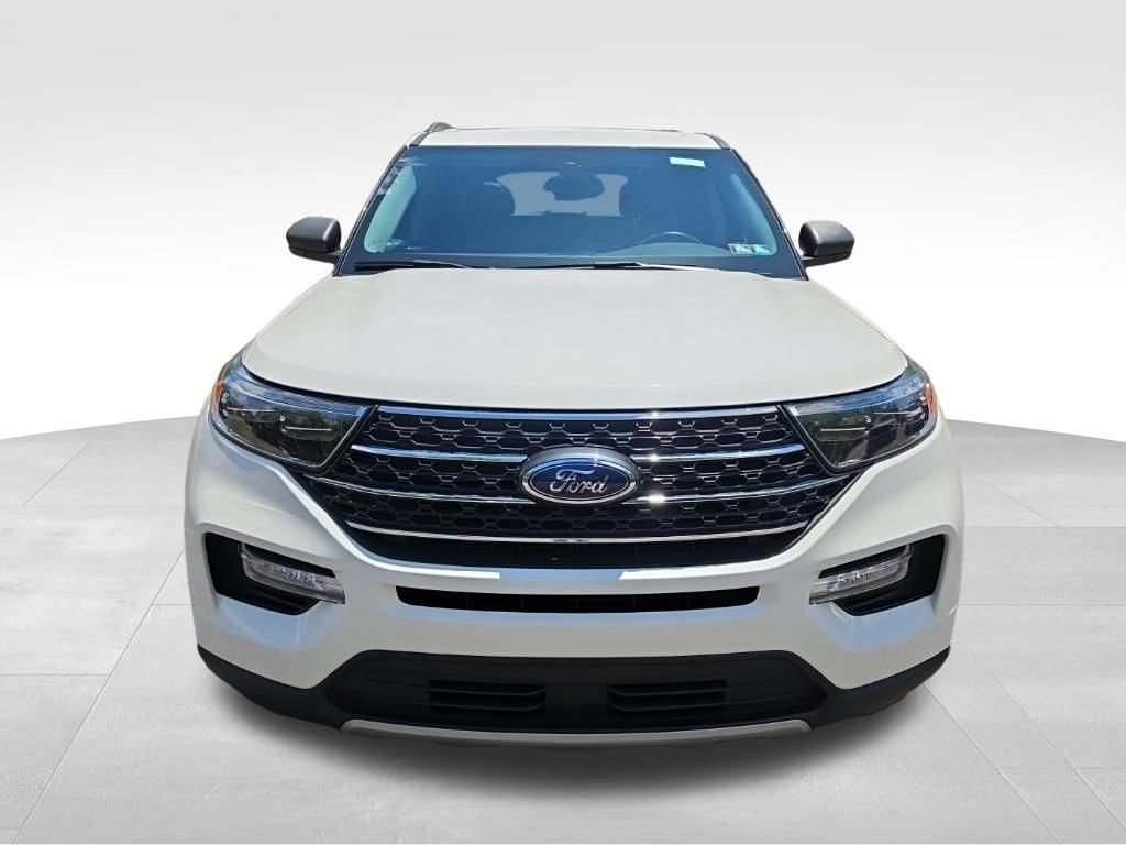 Certified 2023 Ford Explorer XLT w/ Equipment Group 202A AWD/4WD image 2