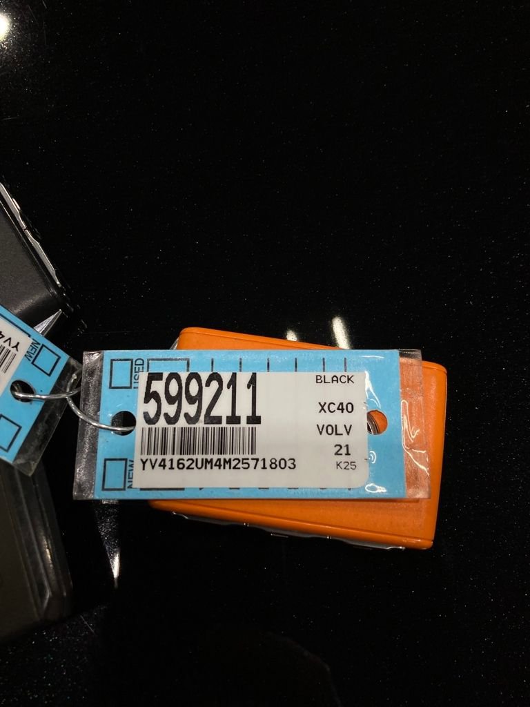 Used 2021 Volvo XC40 T5 R-Design image 30