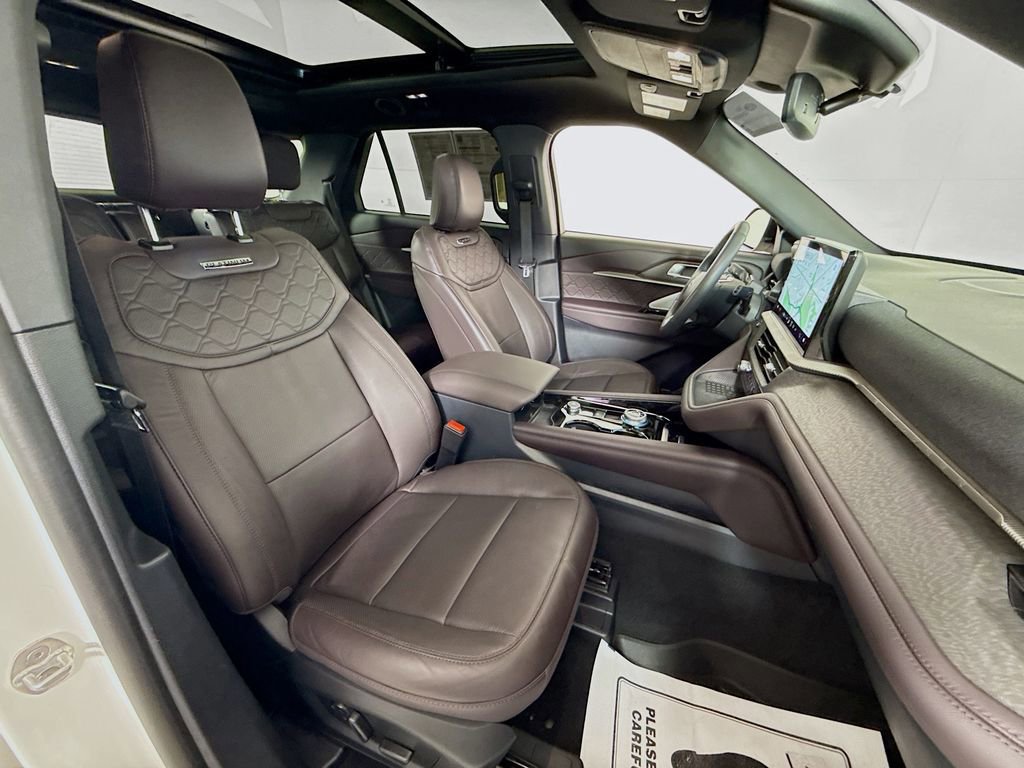 Certified 2025 Ford Explorer Platinum w/ Ultimate Package image 31