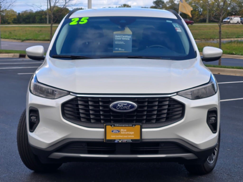 Certified 2025 Ford Escape SE FWD image 2