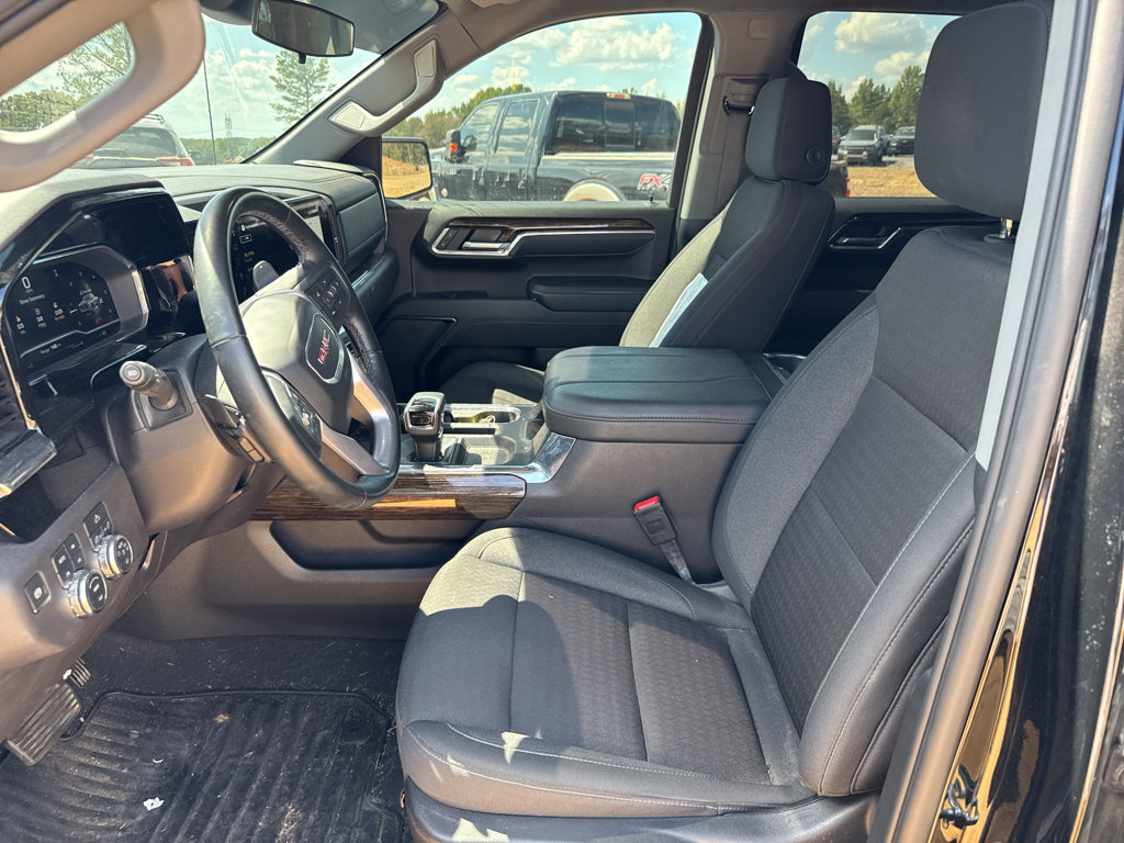 Used 2025 GMC Sierra 1500 Elevation w/ X31 Off-Road Package AWD/4WD image 9