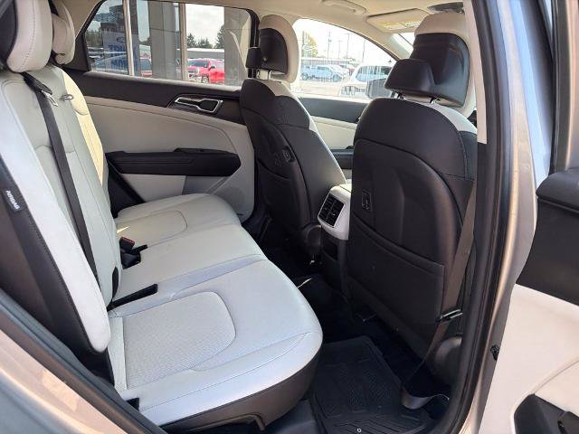 Used 2024 Kia Sportage EX AWD/4WD image 16