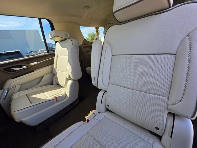 Used 2023 GMC Yukon XL Denali w/ Advanced Technology Package AWD/4WD image 16