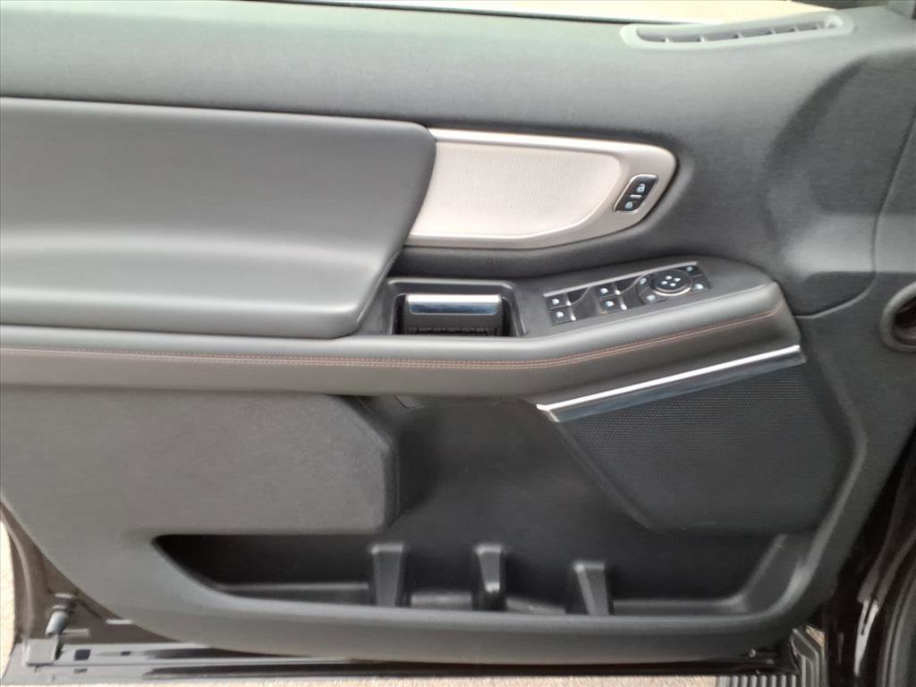 Certified 2025 Ford Expedition Active AWD/4WD image 10