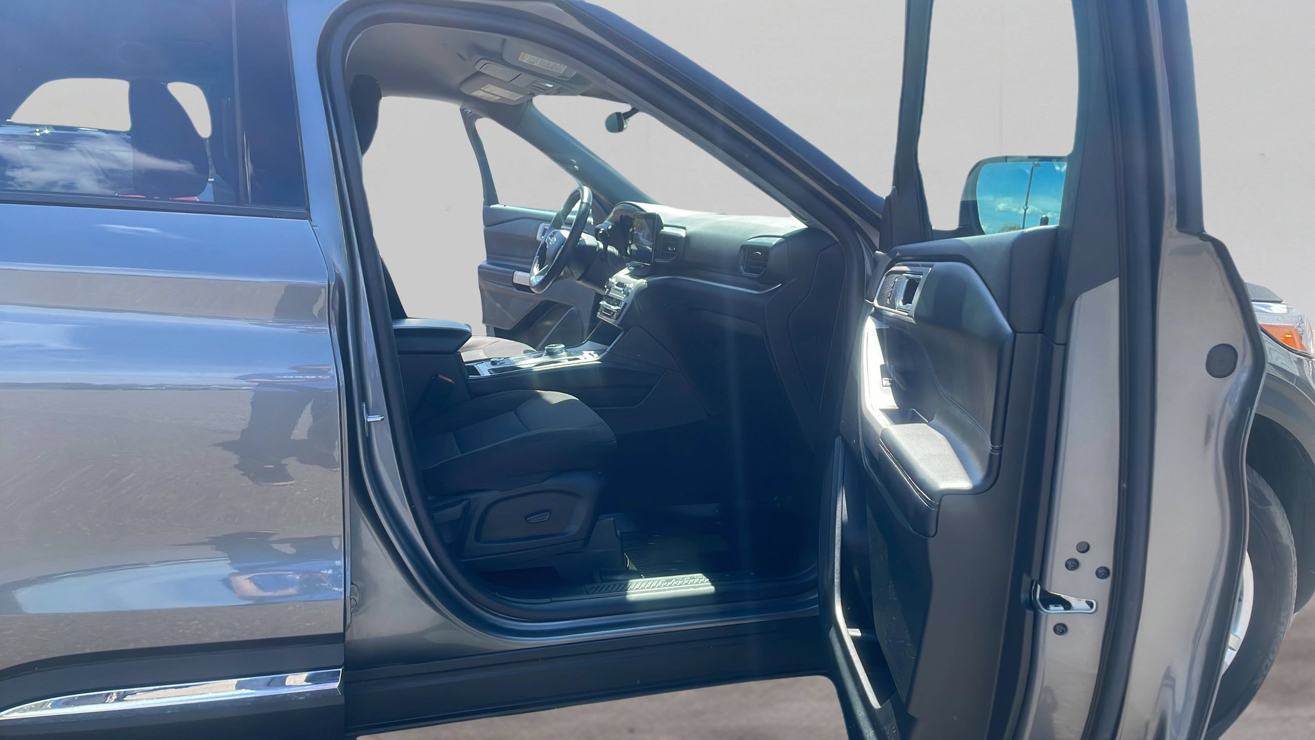 Certified 2023 Ford Explorer XLT AWD/4WD image 18