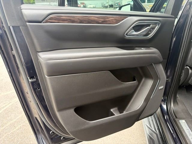 Used 2023 Chevrolet Suburban LT w/ LT Signature Plus Package AWD/4WD image 16