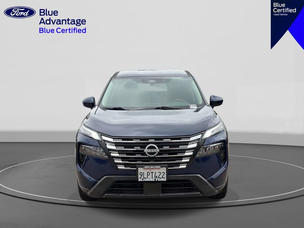 Used 2024 Nissan Rogue SV FWD image 3
