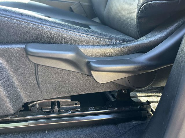 Used 2023 Chevrolet Colorado LT RWD image 17