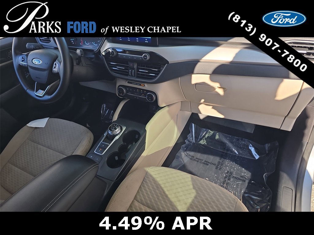 Certified 2022 Ford Escape SE w/ SE Sport Appearance Package image 10