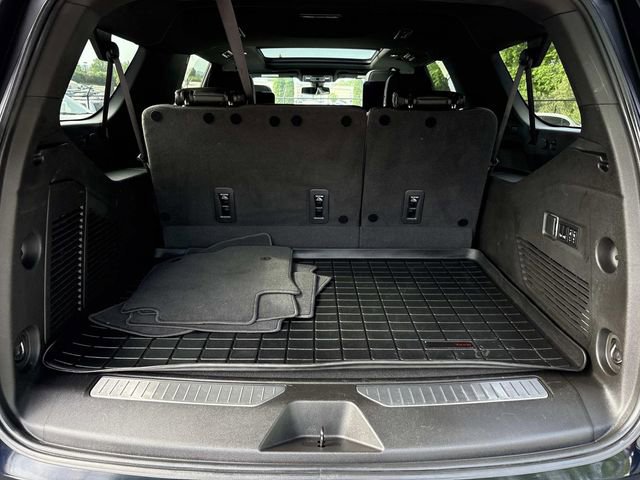 Used 2022 Chevrolet Suburban RST w/ Luxury Package image 12