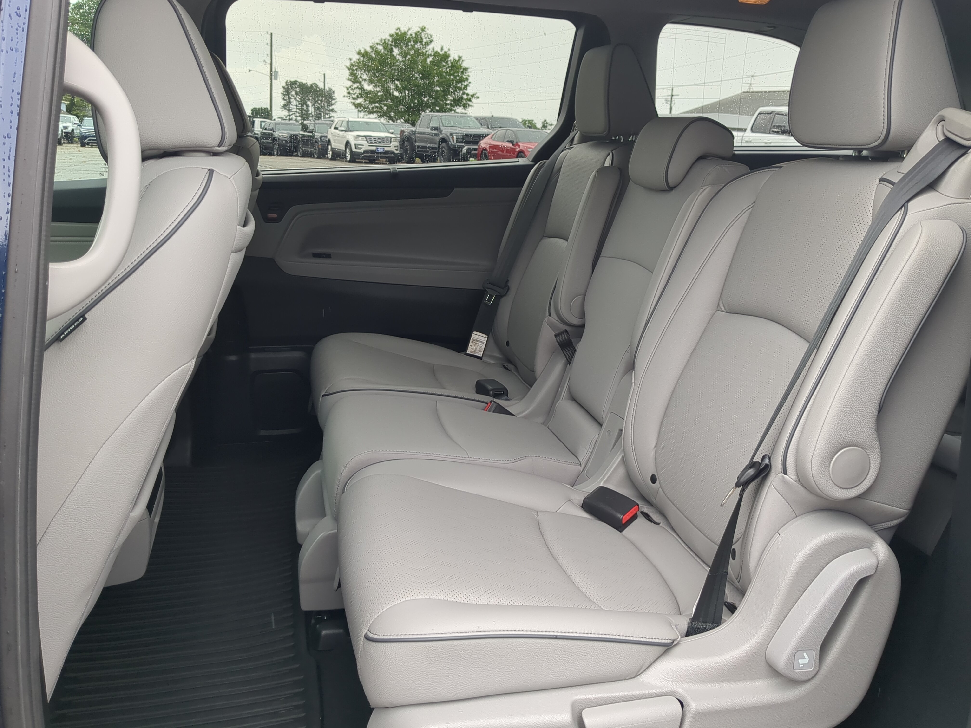 Used 2023 Honda Odyssey Elite image 12