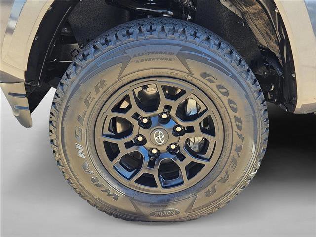 Used 2021 Toyota Tacoma SR5 AWD/4WD image 23