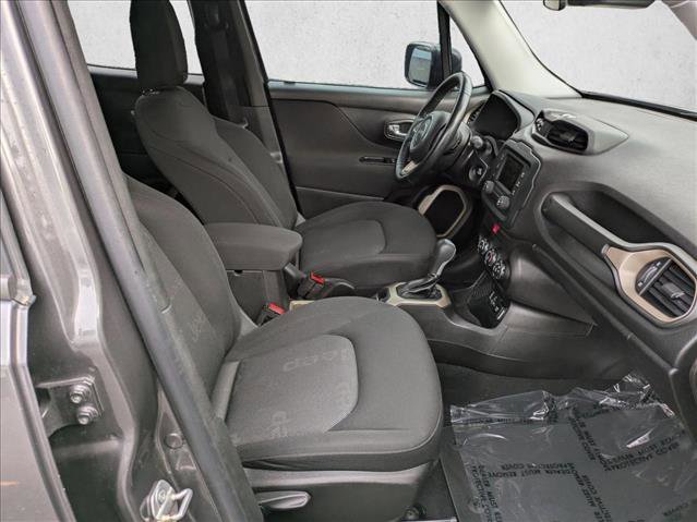 Used 2017 Jeep Renegade Latitude image 21