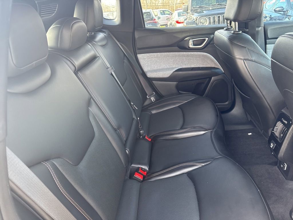 Used 2023 Jeep Compass Latitude image 46