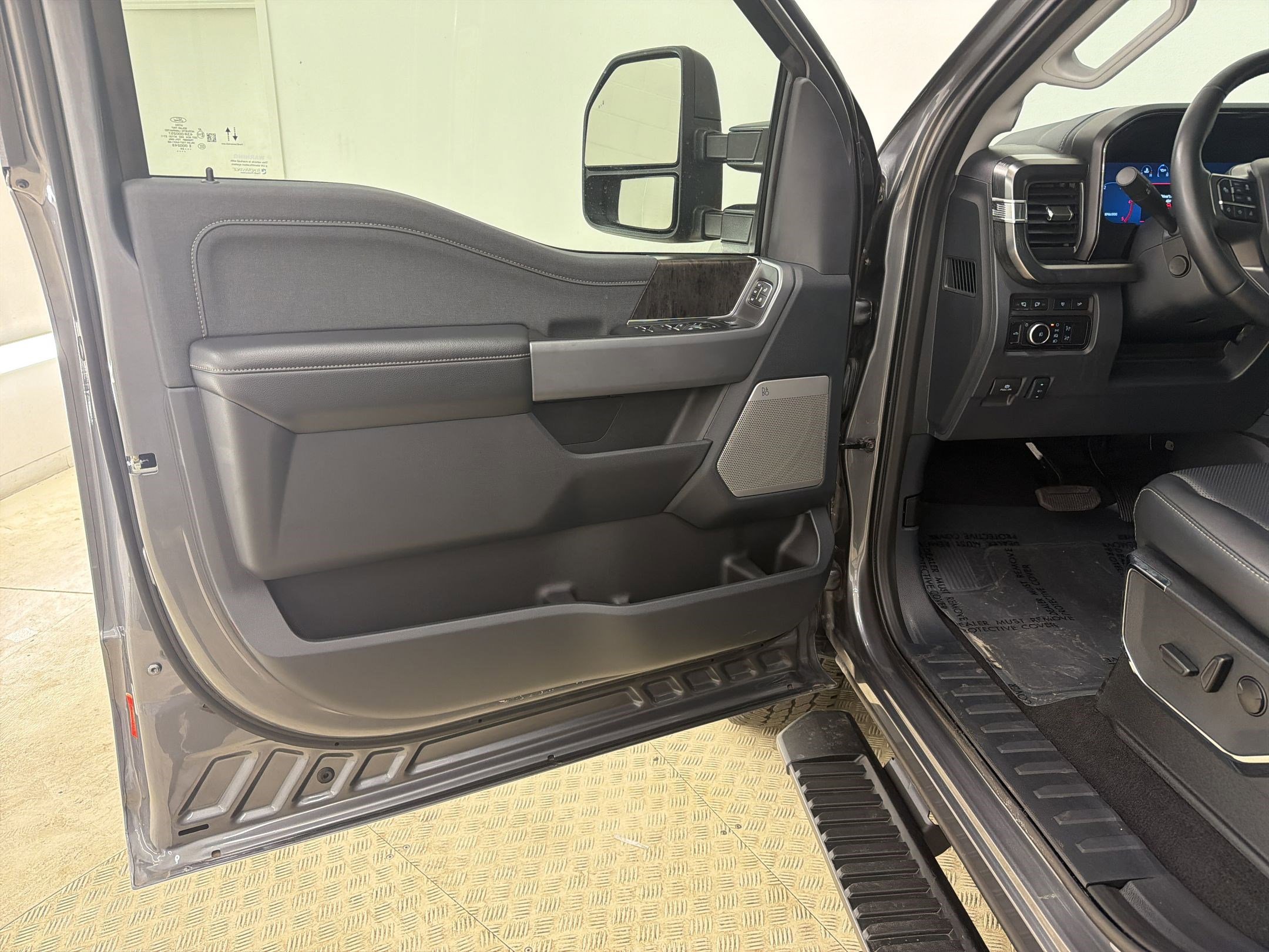 Certified 2024 Ford F250 Lariat w/ Lariat Ultimate Package image 5