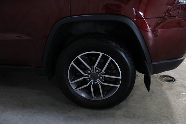 Used 2020 Jeep Grand Cherokee Limited AWD/4WD image 29